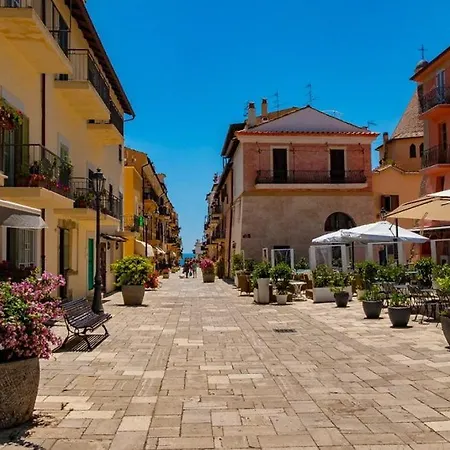 Casa Di Ulisse Vista Mare-free Parking-wi-fi San Felice Circeo